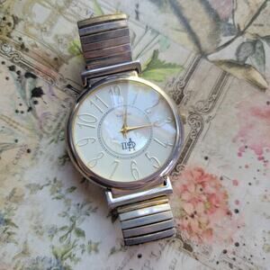 Vintage Watches ISA Gold Numerals Mother of Pearl Dial Quartz Womens Watch